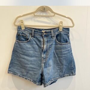 Levi’s high loose denim shorts. Size 29. Big E Levi’s jeans